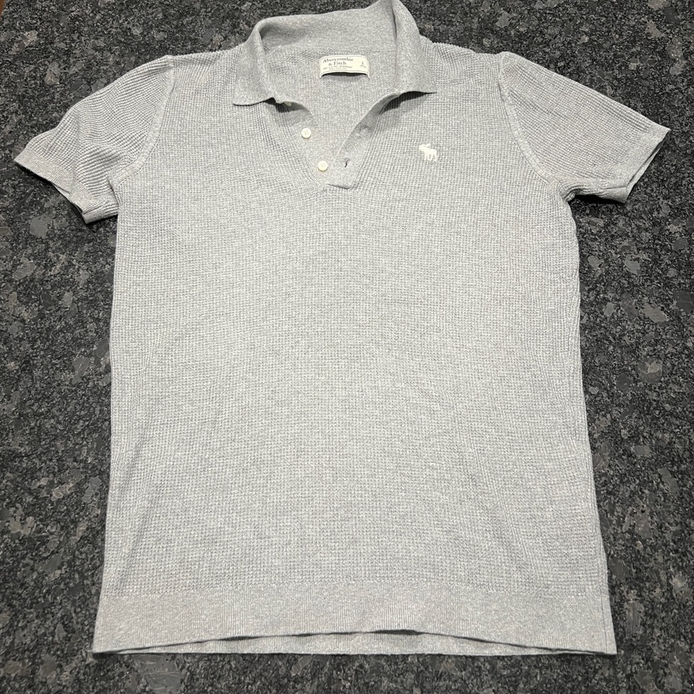 Abercrombie and Fitch. Polo Henley. Size L.